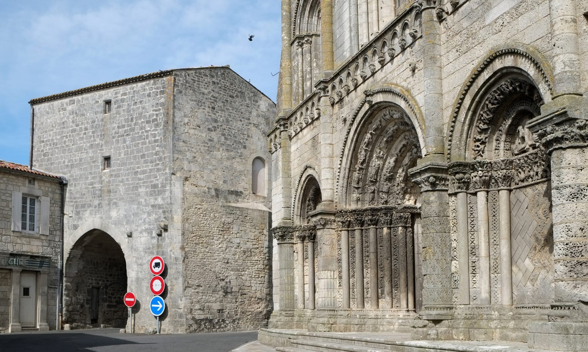 Église et patrimoine de Pont-l’Abbé-d’Arnoult