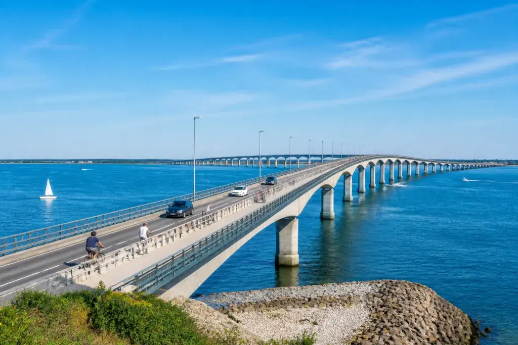 Le majestueux pont de lile de re