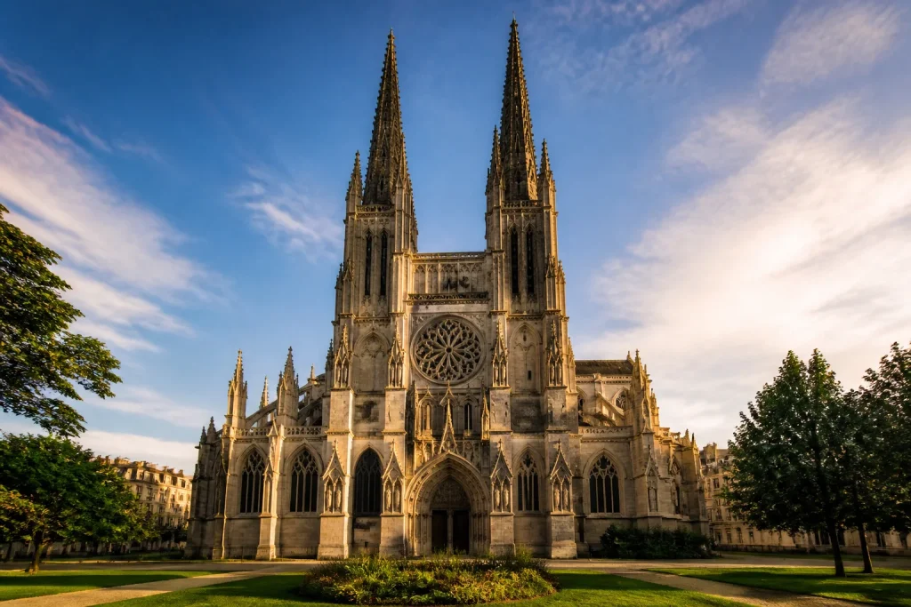 Cathédrale Saint-André : joyau gothique angevin à Bordeaux